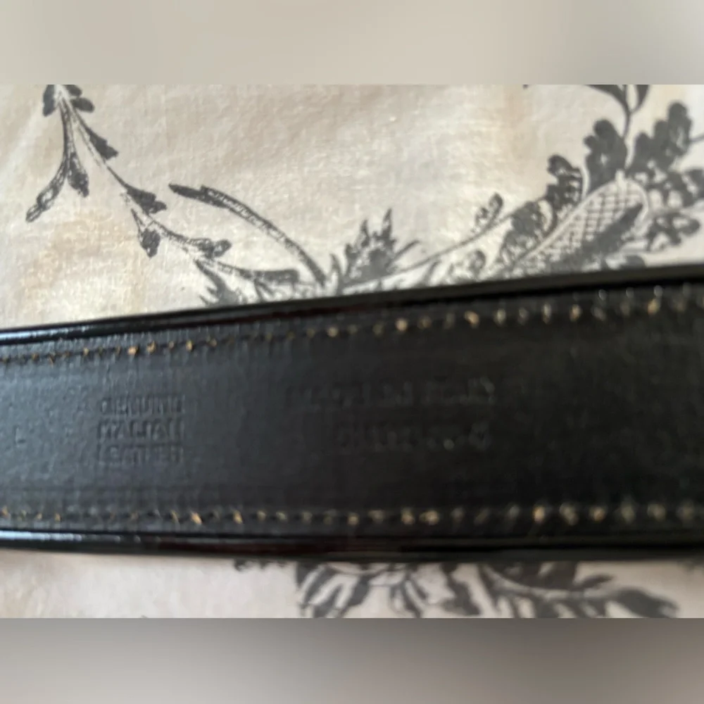 Banana republic leather Black Belt - Picture 2 of 5